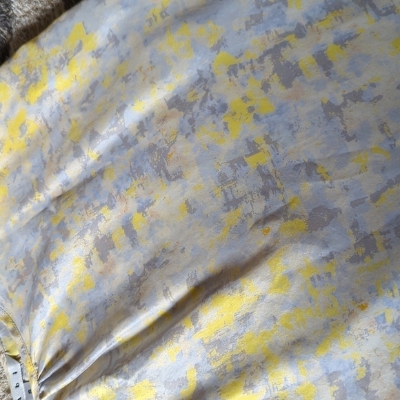 CAbi 100% Silk Sleeveless Blouse Top Buttons at Back - Picture 5 of 11